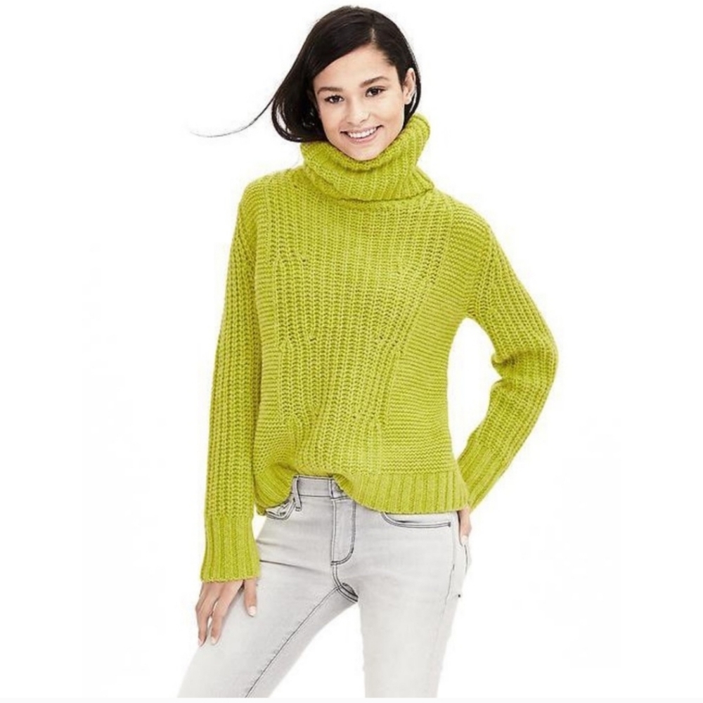 Banana republic mixed stitch turtleneck lime green sweater